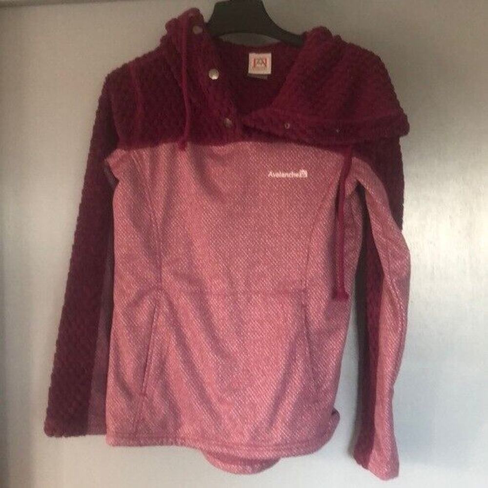 Avalanche Women's Two-Tone Hooded Pullover - Dark Berry & Light Pink